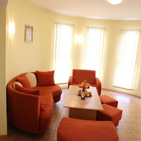 Family Hotel Papi Razlog Eksteriør billede
